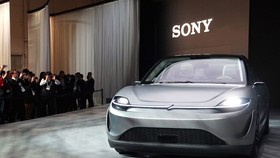 Sony trình làng xe điện Vision-S tại Triển lãm điện tử tiêu dùng (CES) 2020 diễn ra ở Las Vegas, Mỹ.