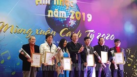 Tôn vinh các tác phẩm âm nhạc