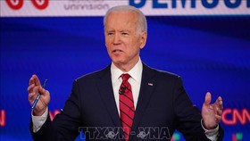 Cựu Phó Tổng thống Mỹ Joe Biden tranh luận trực tiếp trên truyền hình trong cuộc đua trở thành ứng viên tranh cử Tổng thống của đảng Dân chủ, ngày 15-3-2020. Ảnh: AFP/TTXVN