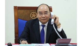 Thủ tướng Chính phủ Nguyễn Xuân Phúc điện đàm với Thủ tướng Australia Scott Morrison. Ảnh: VGP