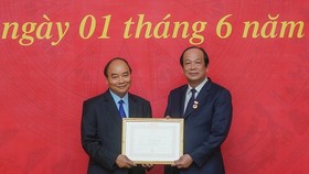 Người tuổi Đảng càng cao thì càng phải nêu gương
