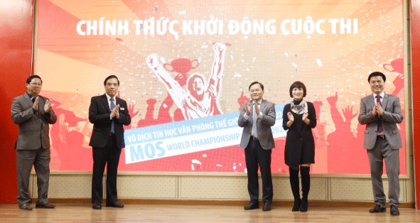 534 thí sinh được nhận chứng chỉ tin học văn phòng thế giới