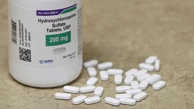 Ngừng thử nghiệm thuốc chống sốt rét và điều trị HIV để chữa trị người mắc Covid-19