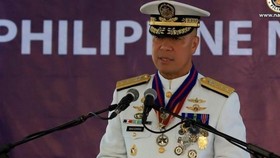 Phó Đô đốc, Tư lệnh Hải quân Philippines Giovanni Carlo Bacordo