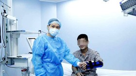 Việt Nam thực hiện ghép tay từ người hiến còn sống