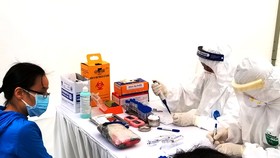 Hà Nội bắt đầu triển khai test nhanh Covid-19 trên diện rộng