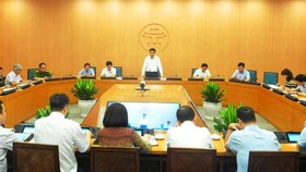 Ông Nguyễn Đức Chung, Chủ tịch UBND TP Hà Nội chủ trì phiên họp phòng, chống dịch Covid-19 vào sáng 9-8