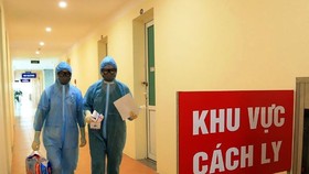 Nam tiếp viên hàng không cùng 4 người nhập cảnh mắc Covid-19