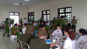 Cán bộ, chiến sĩ Công an Quảng Trị hiến máu cứu người