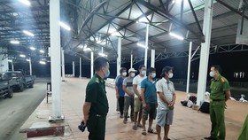 6 đối tượng đi bộ ven biển từ Đà Nẵng ra Lăng Cô để trốn cách ly Covid-19 