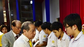 Trao 212 suất học bổng Vallet năm 2020 tại Thừa Thiên - Huế