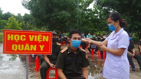 Bàn giao 112 học viên quân sự Lào sau thời hạn cách ly 14 ngày