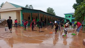 Nước mắt người dân vùng tâm lũ ở Hà Tĩnh