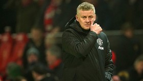 Ole Gunnar Solskjaer càng nỗ lực càng cho thấy đi sâu hơn vào ngõ cụt. Ảnh: Getty Images