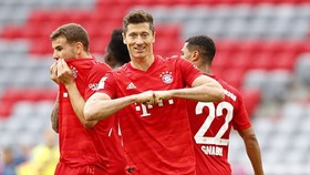 Robert Lewandowski tiếp tục phong độ ghi bàn xuất chúng để giúp Bayern tiến sát chức vô địch. Ảnh: Getty Images