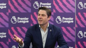Giám đốc điều hành Richard Masters tin Premier League sẵn sàng trở lại sau 2 tuần nữa. Ảnh: Getty Images