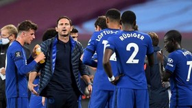 HLV Frank Lampard đánh dấu một năm dẫn dắt Chelsea bằng chiến thắng vang dội. Ảnh: Getty Images
