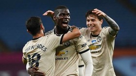 Paul Pogba phấn khích với bàn thắng đầu tiên sau hơn 1 năm. Ảnh: Getty Images