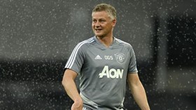 HLV Ole Gunnar Solskjaer có vẻ thiếu tự tin về thương vụ Jadon Sancho. Ảnh: Getty Images
