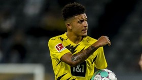 Jadon Sancho ở lại giúp Dortmund thắng khai mùa Bundesliga cuối tuần qua.