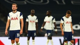 Tottenham có màn sụp đổ khó tin vào cuối trận derby London. Ảnh: Getty Images