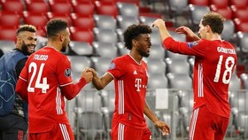 Kingsley Coman tiếp tục sắm vai người hùng Bayern Munich trong ngày khai màn. Ảnh: Getty Images