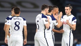 Gareth Bale đá chính lần đầu tiên giúp Tottenham khởi đầu thuận lợi. Ảnh: Getty Images