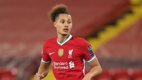 Rhys Williams chấn thương tiếp tục bó hẹp sự lựa chọn ở vị trí trung vệ của Liverpool. Ảnh: Getty Images