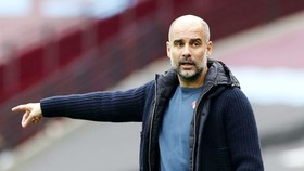 HLV Pep Guardiola đã có thể tập trung xoay chuyển vận mệnh tại Premier League. Ảnh: Getty Images