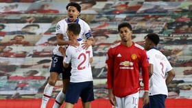 Man.United thua Paris SG và rơi vào hoàn cảnh khó khăn trước lượt trận cuối. Ảnh: Getty Images