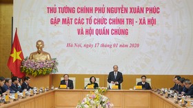 Thủ tướng phát biểu tại cuộc gặp các tổ chức chính trị-xã hội và hội quần chúng. Ảnh: VGP
