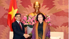 Chủ tịch Quốc hội Nguyễn Thị Kim Ngân tiếp Đại sứ Ấn Độ tại Việt Nam Pranay Verma. Nguồn: TTXVN