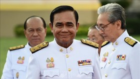 Thủ tướng Thái Lan Prayut Chan-O-Cha (giữa) sau lễ tuyên thệ nhậm chức của các thành viên nội các mới tại Bangkok ngày 16-7-2019. Nguồn: TTXVN