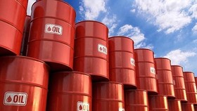 Giá dầu thế giới tăng trở lại