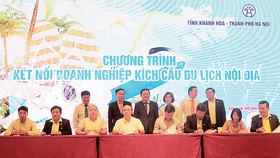 Lễ ký kết hợp tác kích cầu du lịch nội địa Ảnh: vietnamtourism.gov.vn