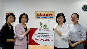 Công ty Amway Việt Nam ủng hộ 200 triệu đồng cho chương trình “Cùng miền Trung vượt lũ” do Báo Sài Gòn Giải Phóng phát động