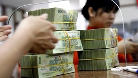 Yêu cầu ngân hàng miễn giảm lãi vay cho khách hàng bị ảnh hưởng mưa lũ