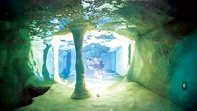 Bể lặn sâu nhất thế giới