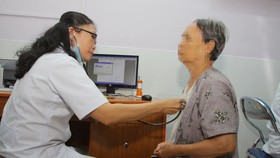 Khi khám bác sĩ thường tư vấn cho bệnh nhân không cuồng tin vào phương pháp chữa bệnh bằng “thực dưỡng”