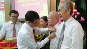Trao Huy hiệu Đảng đợt 3-2