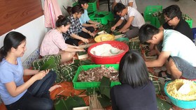 1.000 bánh chưng tặng người nghèo