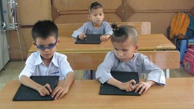 Chuyển SGK mới sang sách chữ nổi Braille cho học sinh khiếm thị