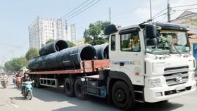 Kiểm soát trọng tải xe là một trong những biện pháp trọng tâm đảm bảo an toàn giao thông đường bộ. Ảnh: CAO THĂNG