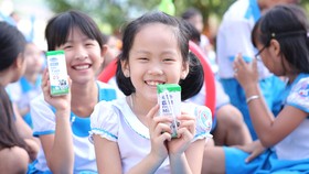 Chương trình đã mang đến một ngày hội cho trẻ em miền núi tỉnh Quảng Nam với thông điệp niềm vui uống sữa tại trường nhân dịp 1-6