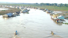 Làng cá La Ngà cần sớm được di dời