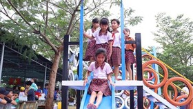 Khánh thành sân chơi thiếu nhi ở vùng biên giới