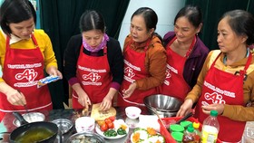 Giữ lửa hạnh phúc qua bữa cơm gia đình