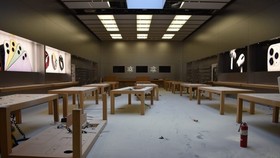 Số phận những chiếc iPhone bị nhóm bạo loạn đánh cắp ở Apple Store