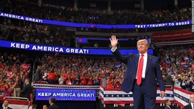 Bầu cử Mỹ: “Vết xe đổ” của đảng Dân chủ và nước cờ khôn khéo của TT Trump