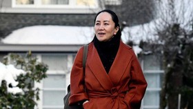 Gia đình ông trùm Huawei: Các con thay nhau đổi họ, đến cuối cùng hai con gái đều không mang họ bố